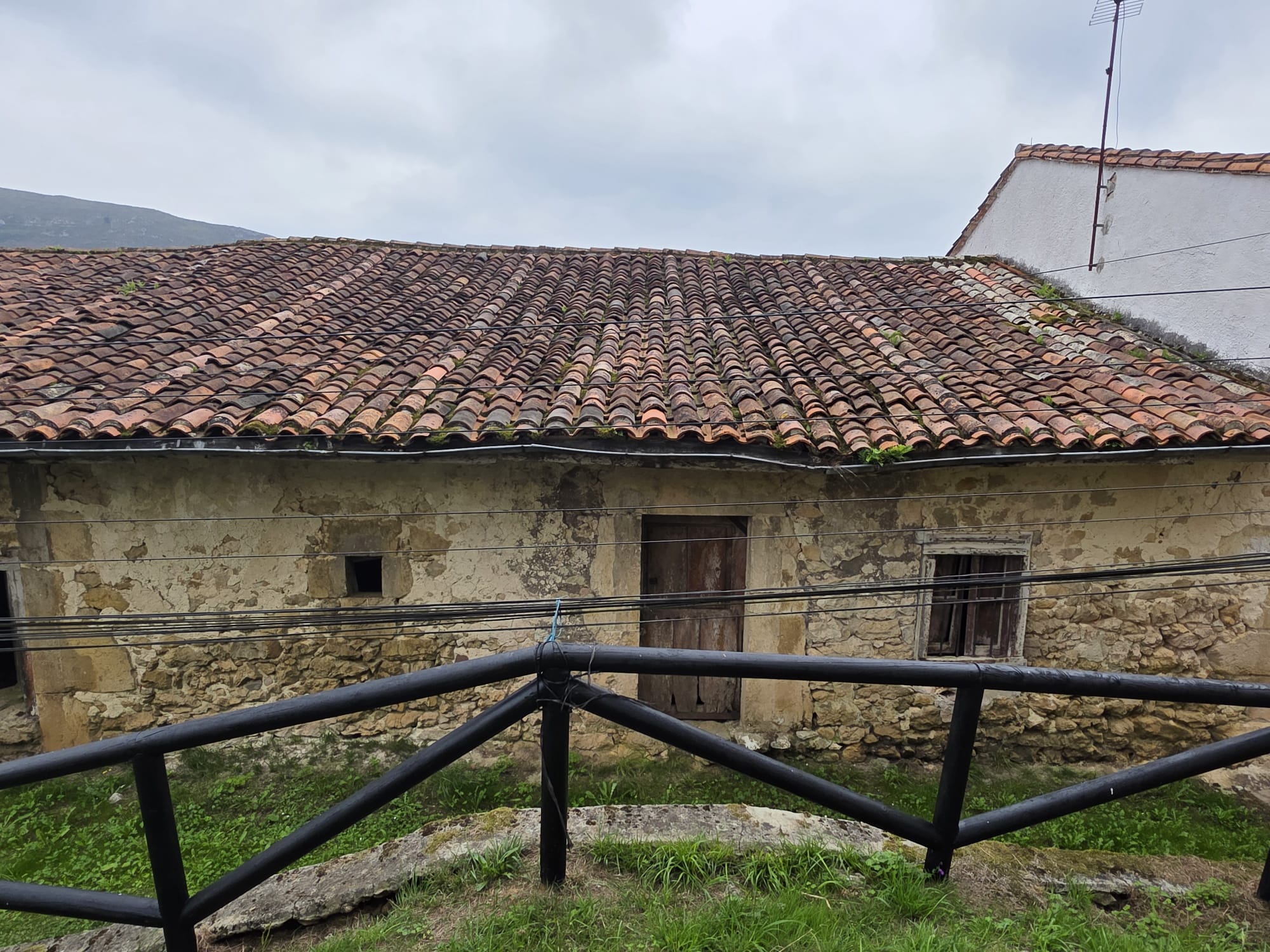 Se vende casa para reformar en Narganes, Peñamellera Baja (V2330)