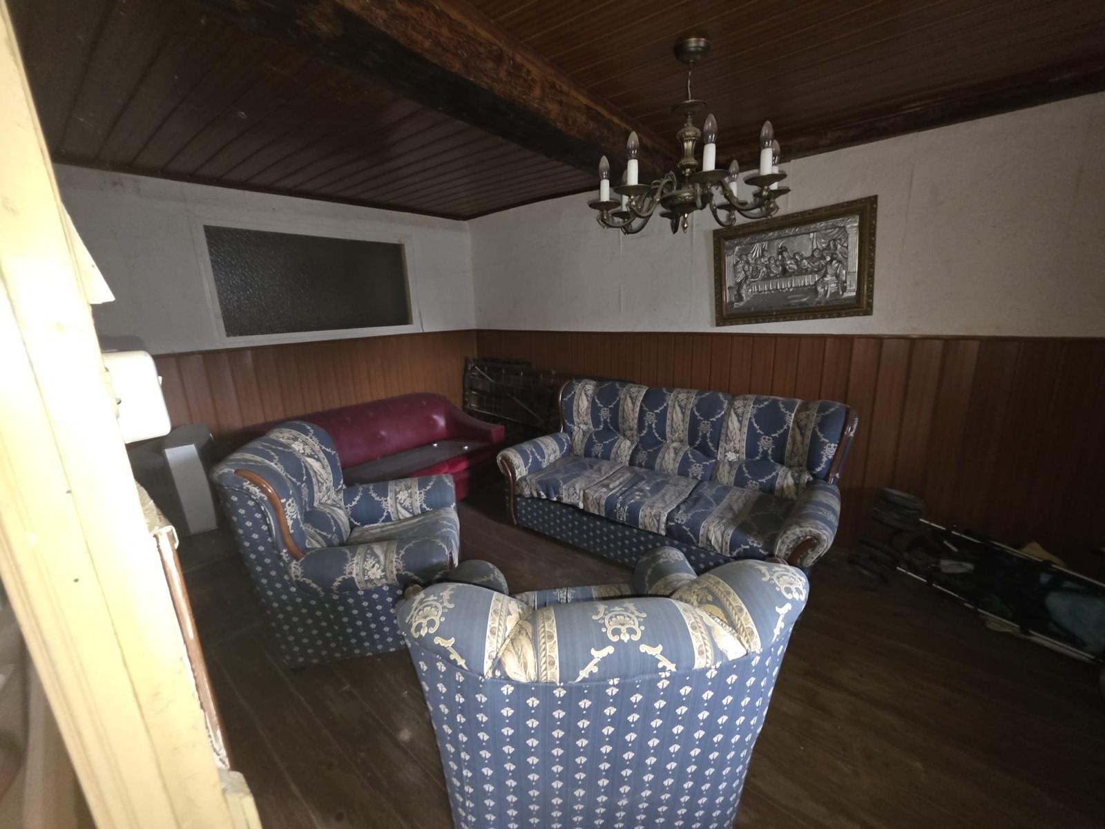 Se vende gran casa de piedra con cuadra anexa en Herrerias (V2170)