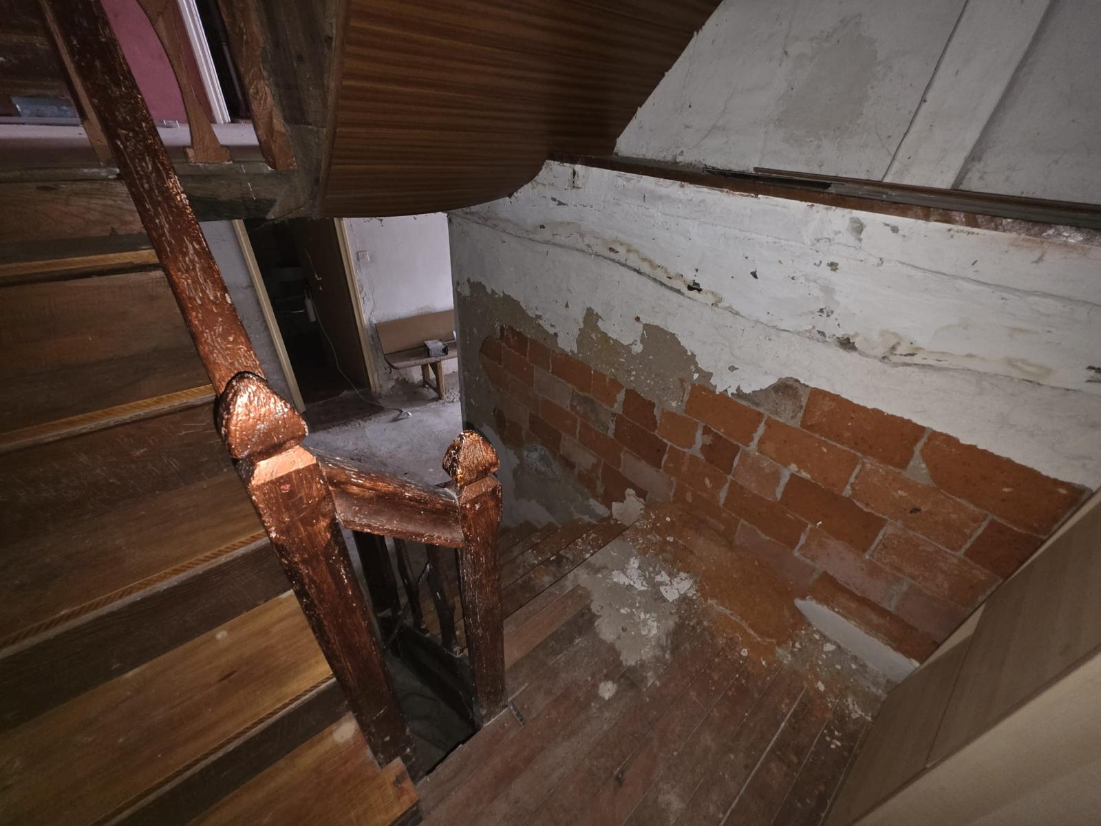 Se vende gran casa de piedra con cuadra anexa en Herrerias (V2170)
