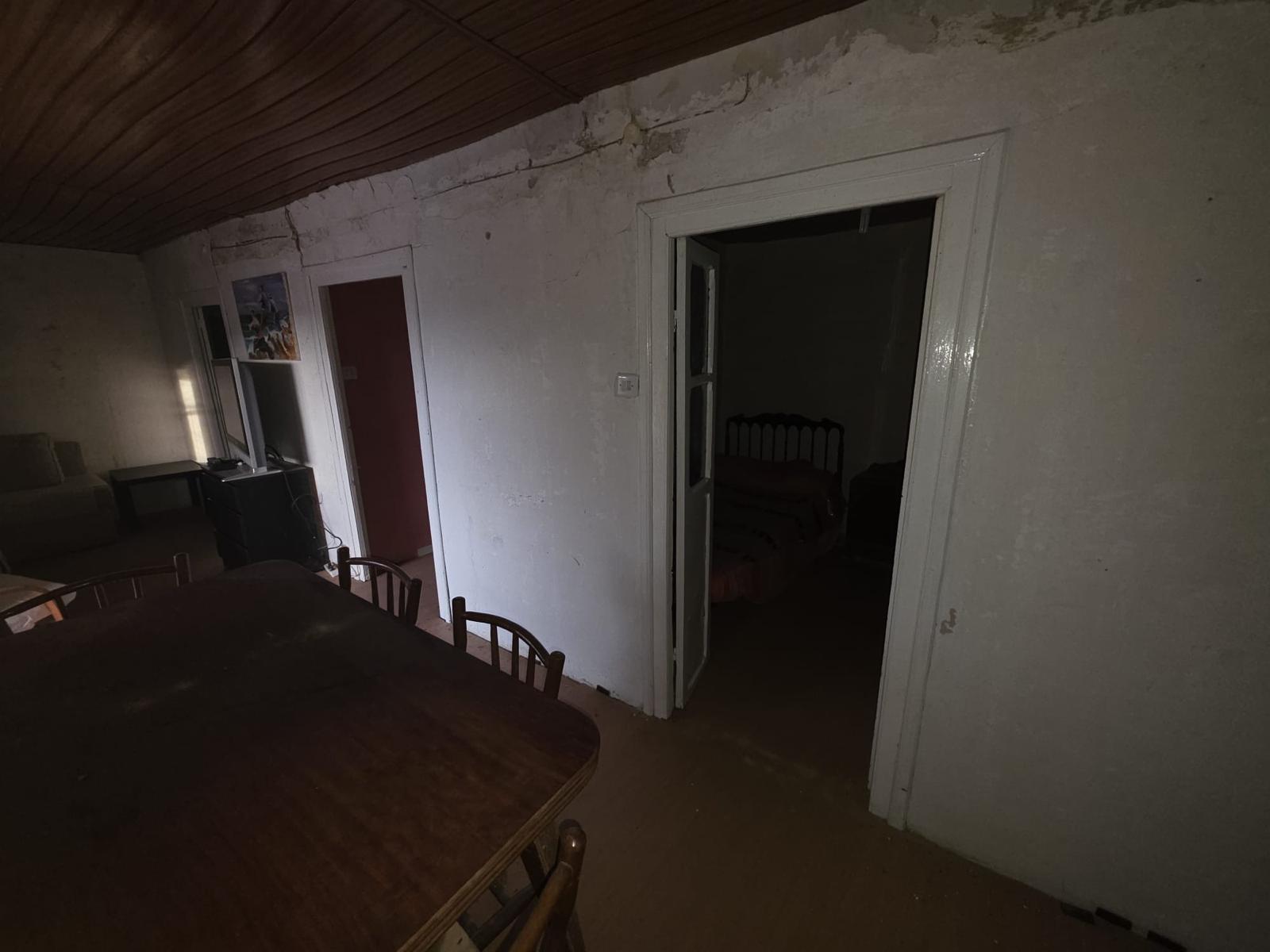 Se vende gran casa de piedra con cuadra anexa en Herrerias (V2170)