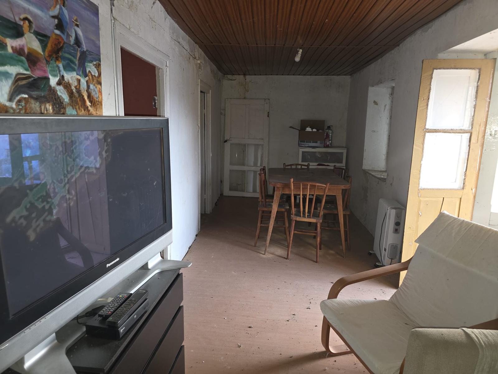 Se vende gran casa de piedra con cuadra anexa en Herrerias (V2170)