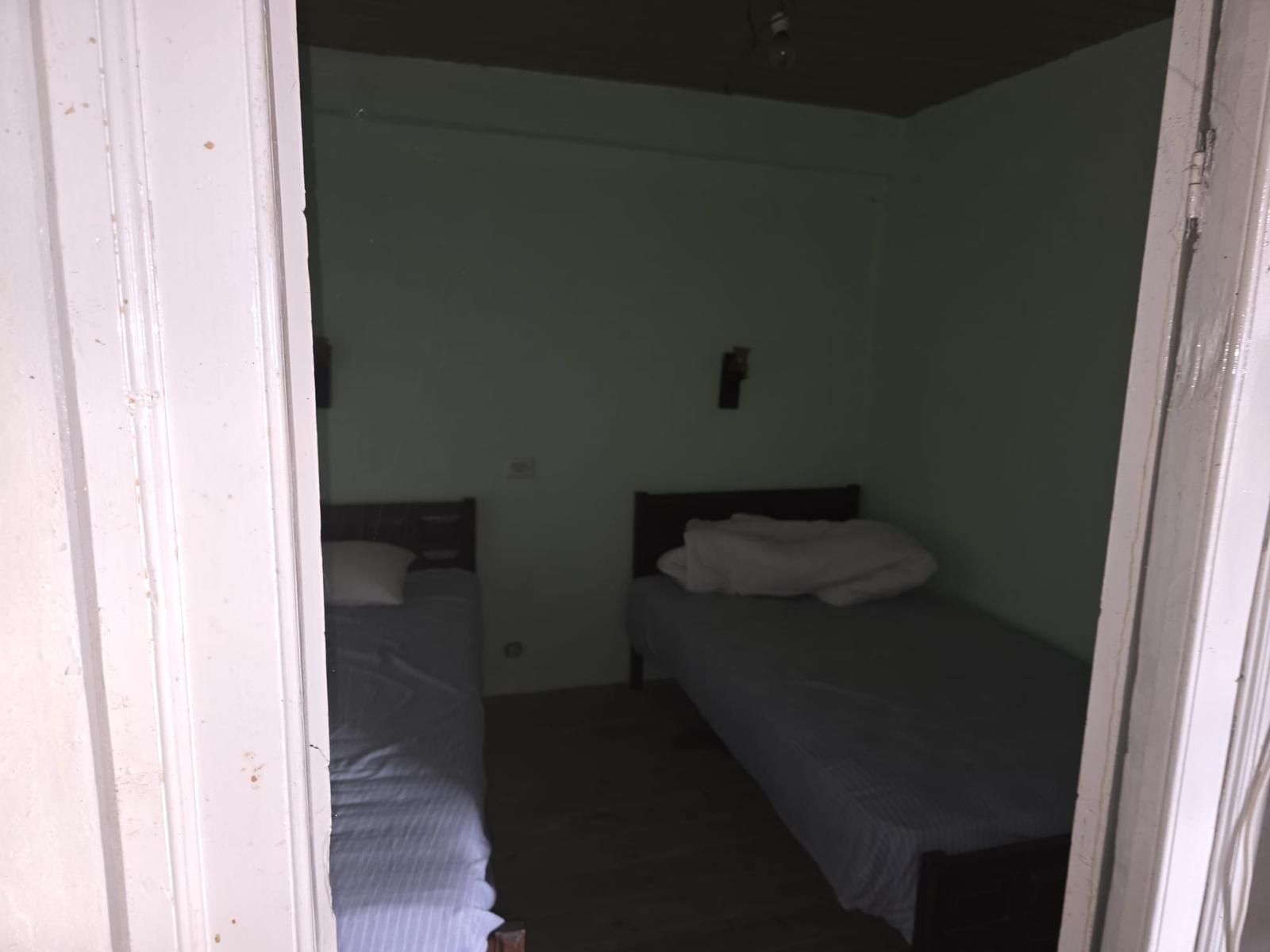 Se vende gran casa de piedra con cuadra anexa en Herrerias (V2170)