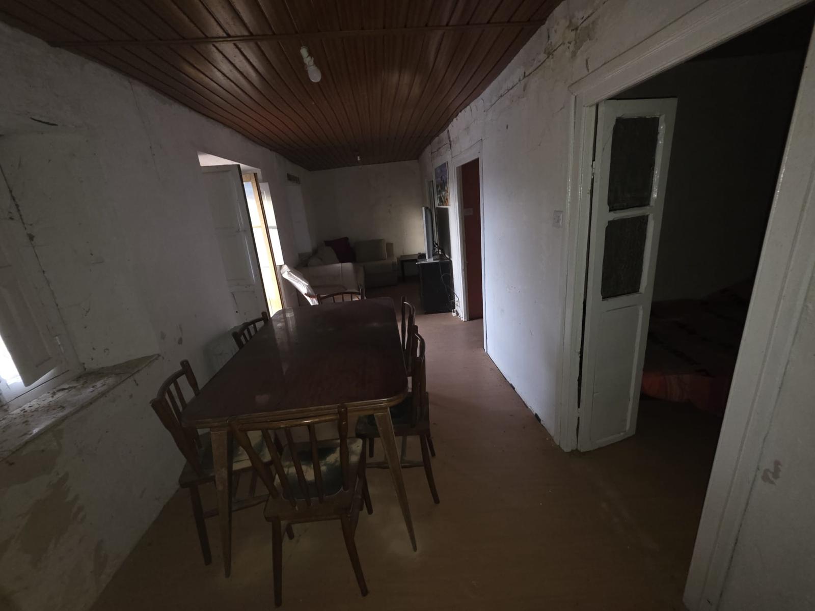 Se vende gran casa de piedra con cuadra anexa en Herrerias (V2170)
