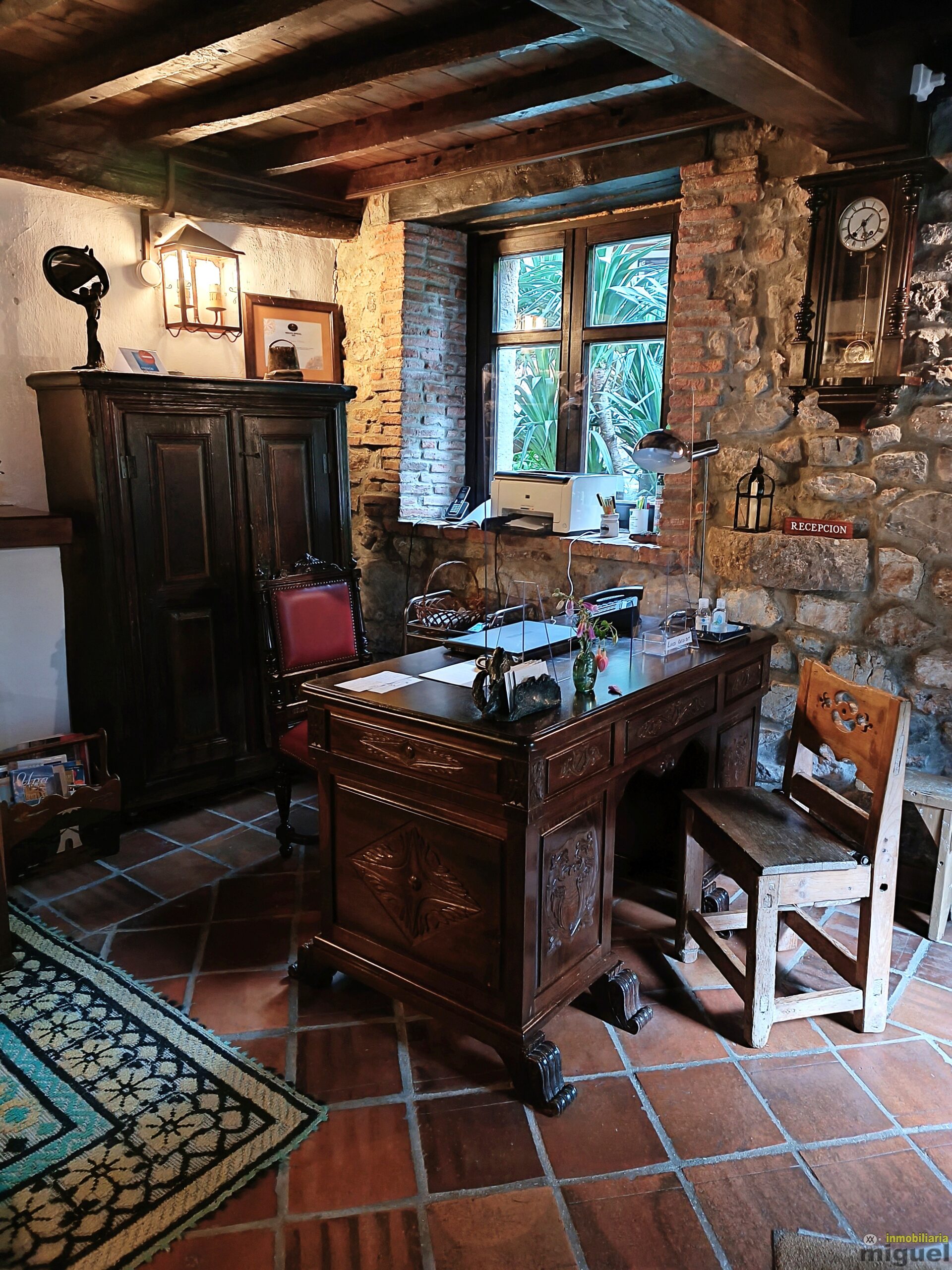 Se vende gran casona funcionando como hotel en Alevia, Peñamellera Baja (V2434)