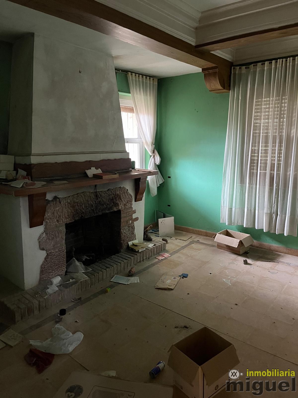 Se vende gran propiedad para rehabilitar con jardín en Abándames, Peñamellera Baja (V2505)