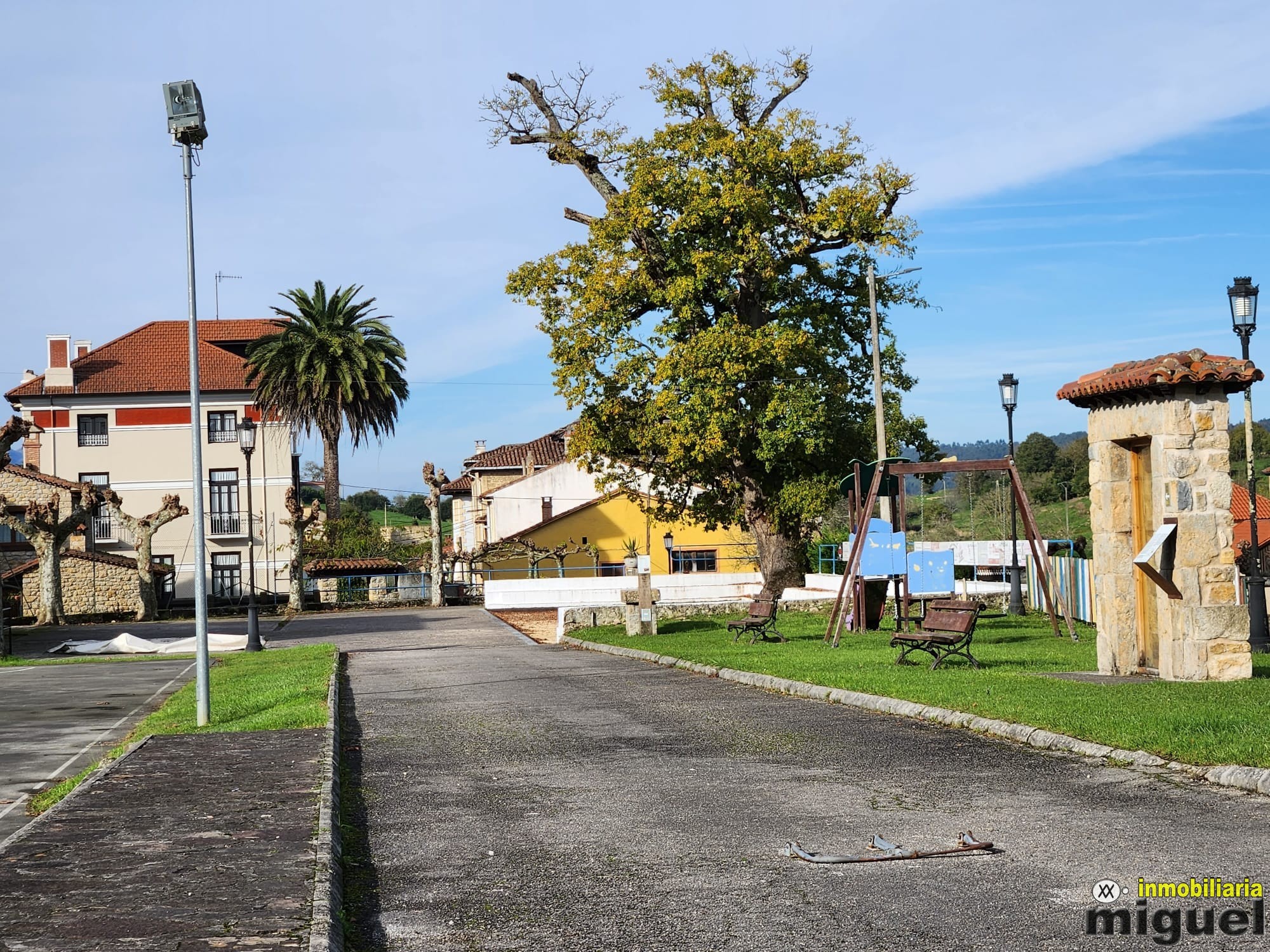 Se vende parcela edificable con más de 2.000 metros, segregable, en Noriega, Colombres, Ribadedeva (V2504)