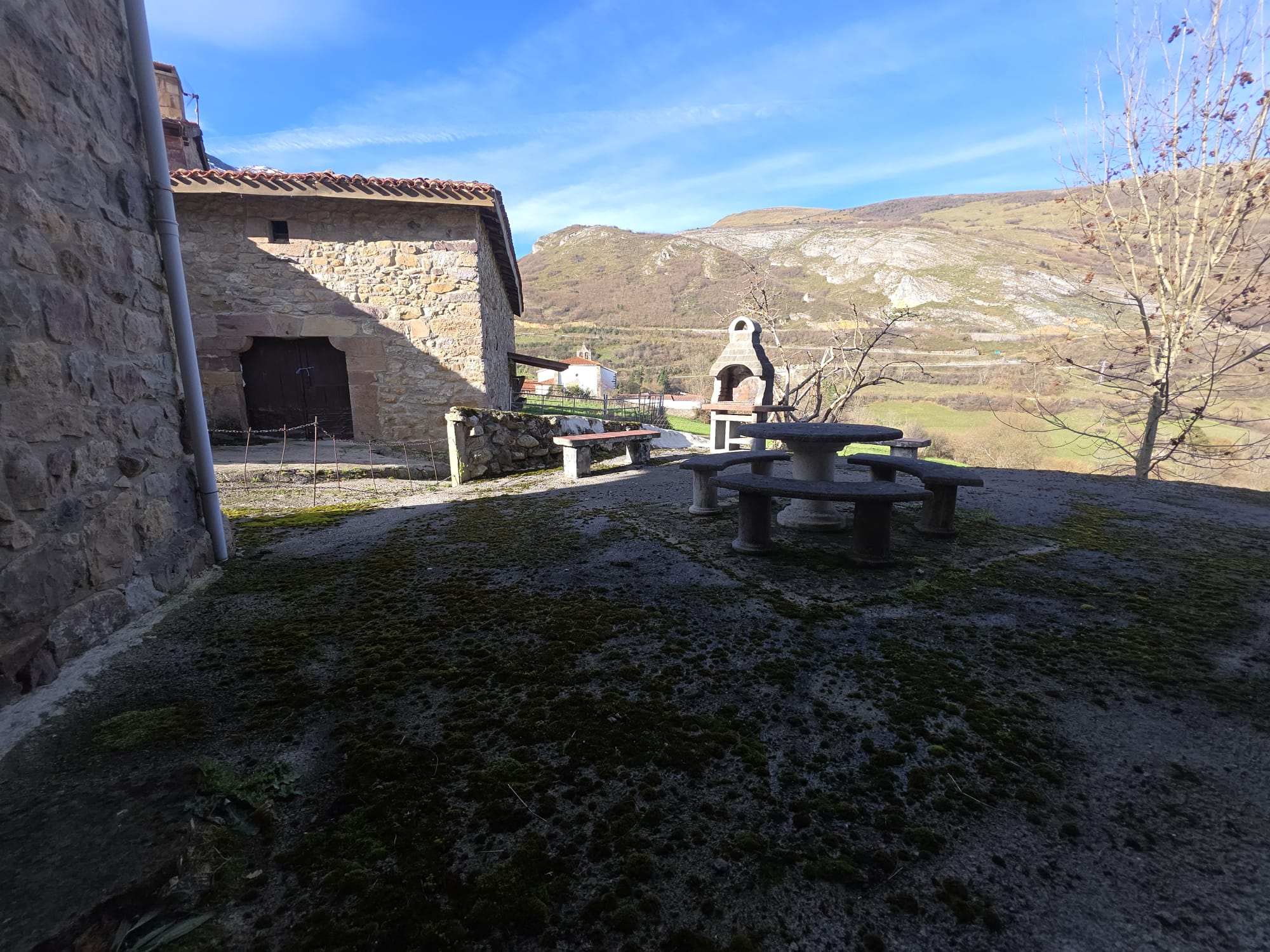 Se vende espectacular casa en Tudanca con aparcamiento (V2607)