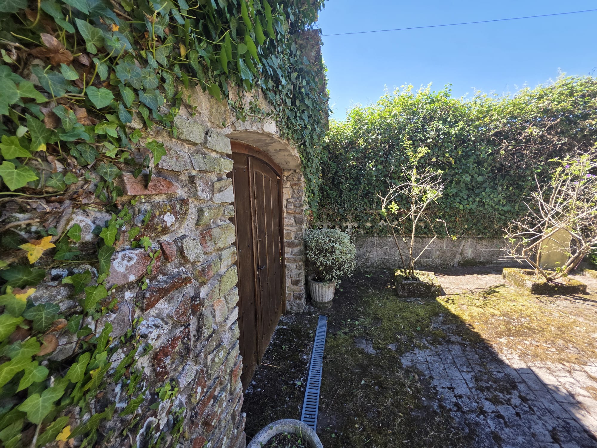 Chalet con parcela edificable de 2.476 m² a 4 km de la Playa de La Franca | Tresgrandas (Llanes, Asturias) (V2610)