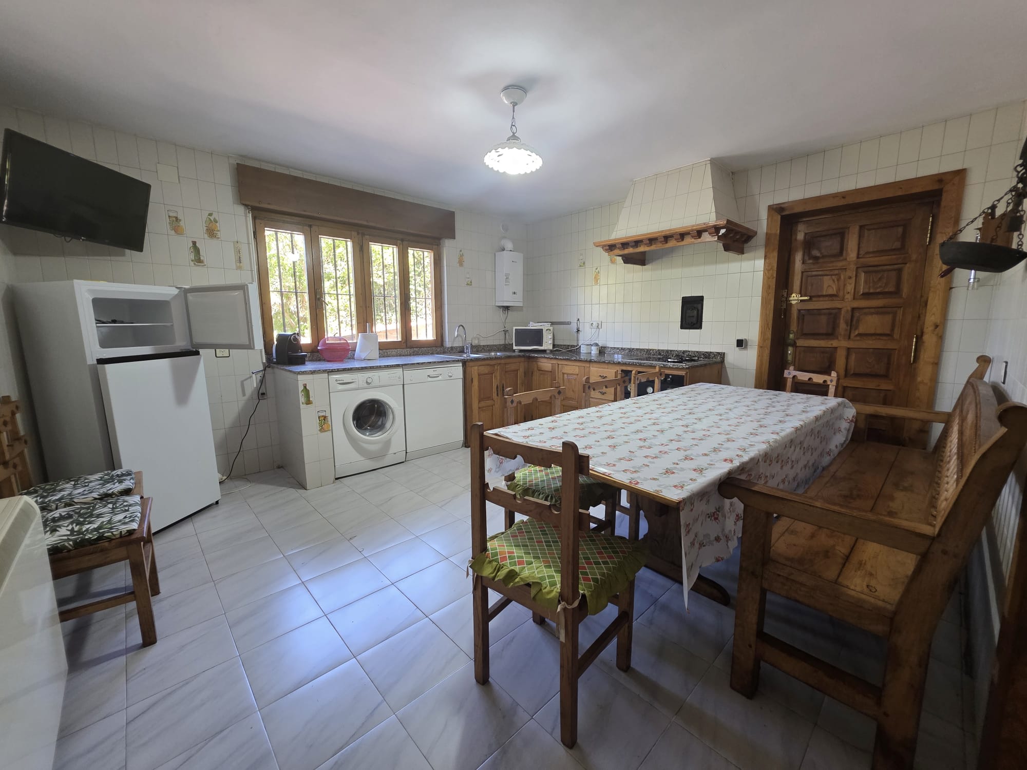 Chalet con parcela edificable de 2.476 m² a 4 km de la Playa de La Franca | Tresgrandas (Llanes, Asturias) (V2610)