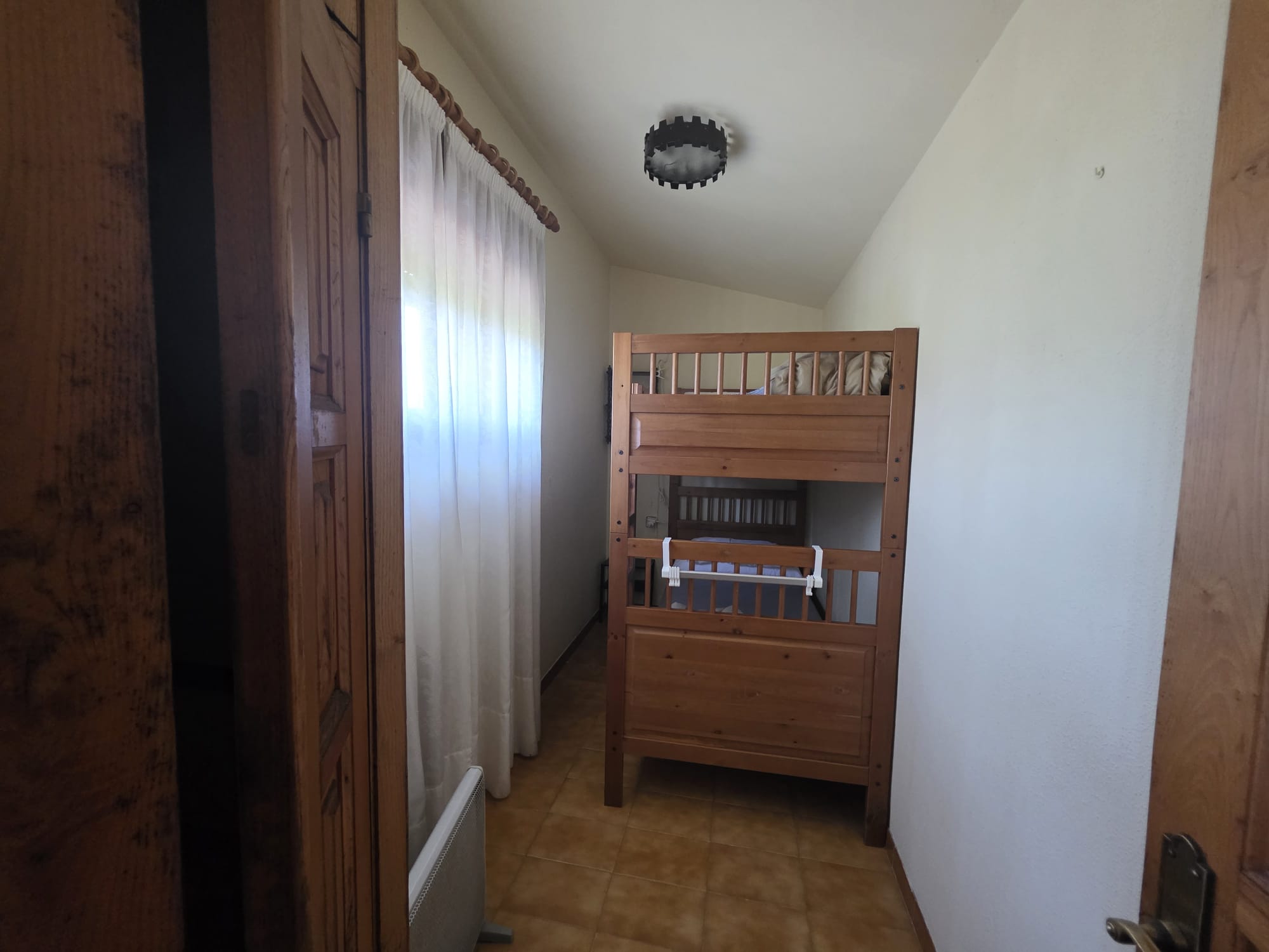 Chalet con parcela edificable de 2.476 m² a 4 km de la Playa de La Franca | Tresgrandas (Llanes, Asturias) (V2610)