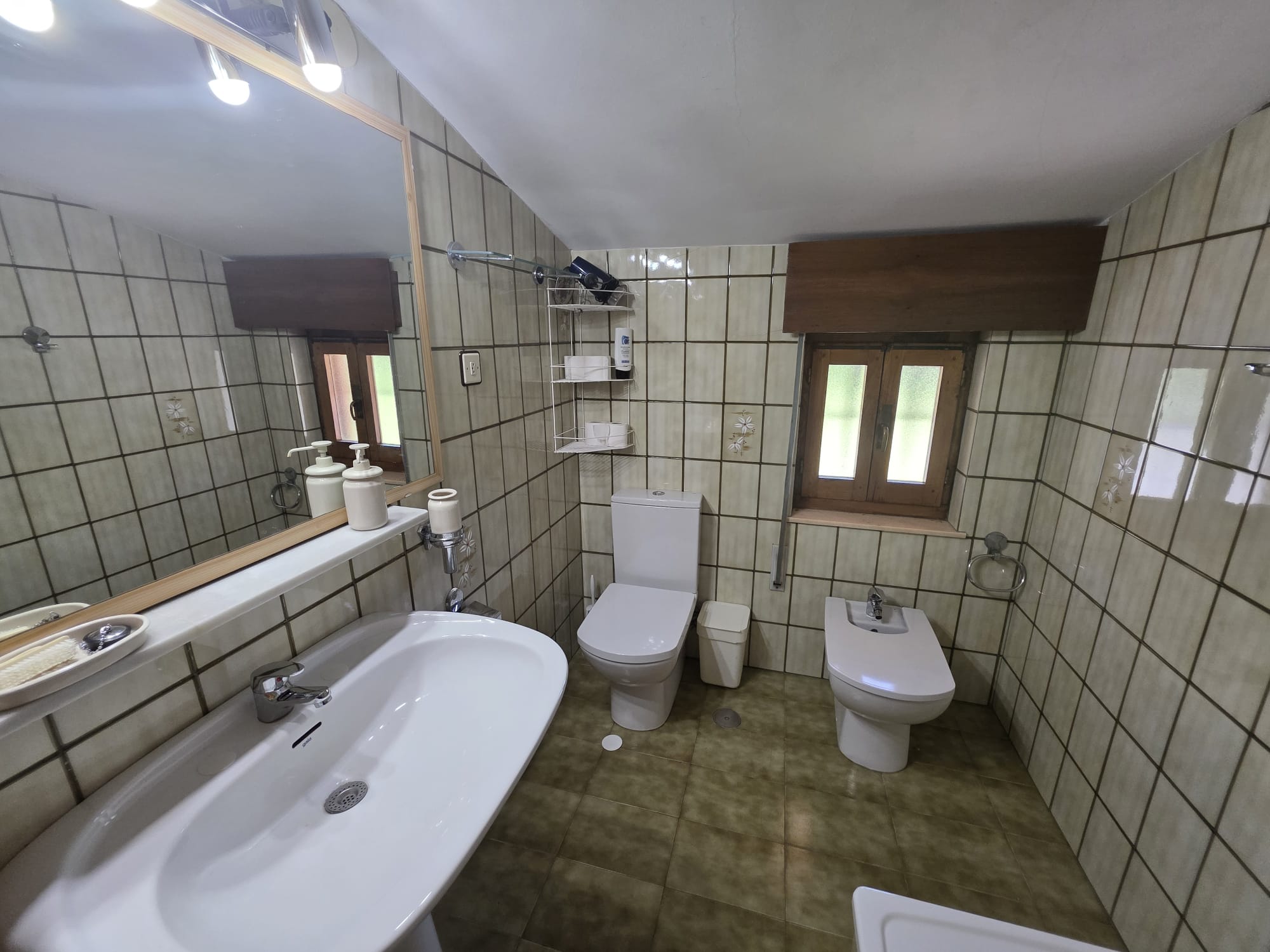 Chalet con parcela edificable de 2.476 m² a 4 km de la Playa de La Franca | Tresgrandas (Llanes, Asturias) (V2610)