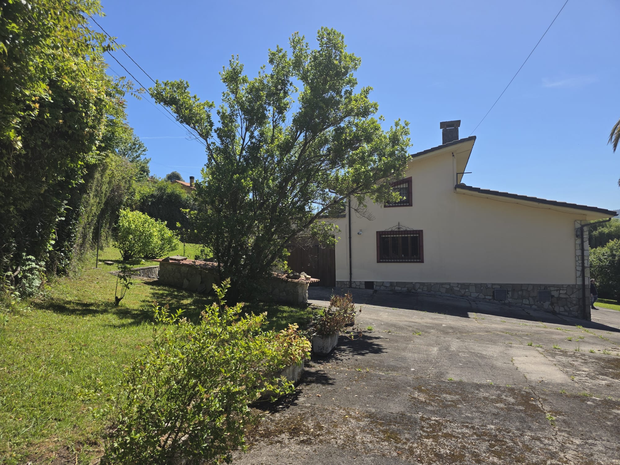 Chalet con parcela edificable de 2.476 m² a 4 km de la Playa de La Franca | Tresgrandas (Llanes, Asturias) (V2610)