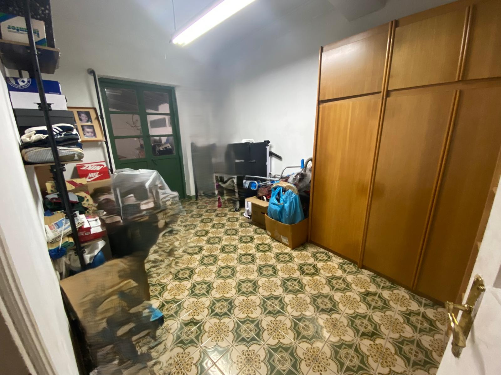 Gran piso de 321m² con garaje cerrado y aparcamiento en urbanización — una oportunidad única en el centro de Torrelavega (V2614)
