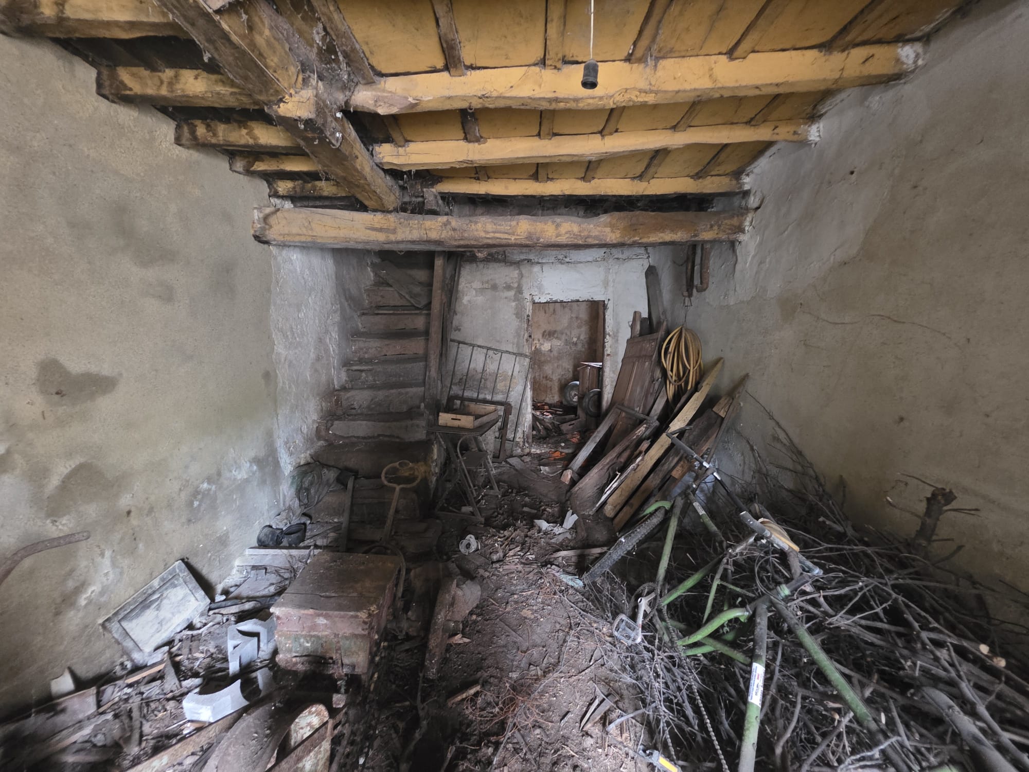 Se vende casa para reformar en Molleda (V2605)