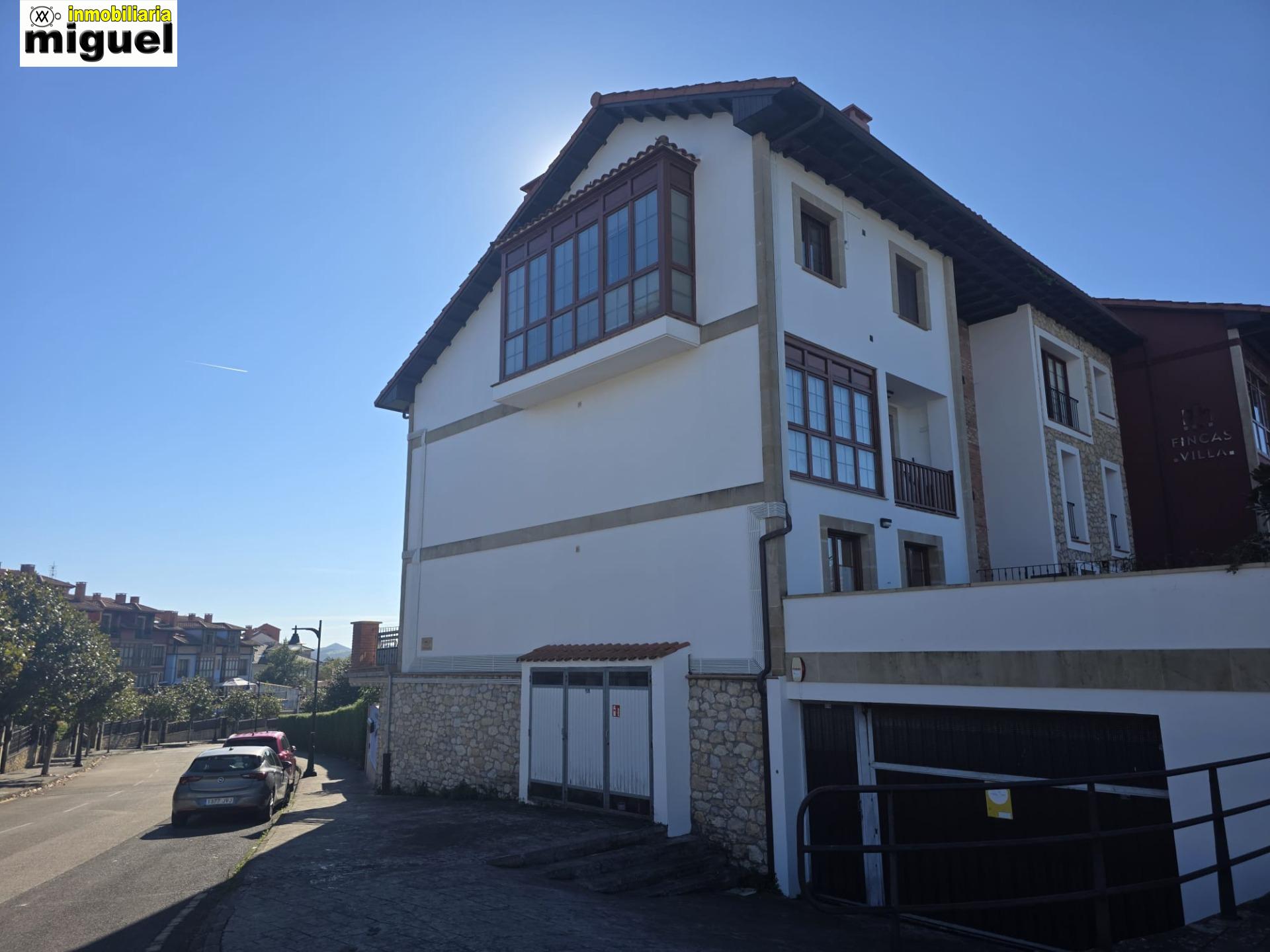 Se vende piso impecable en Colombres en urbanización con piscina (V2617)