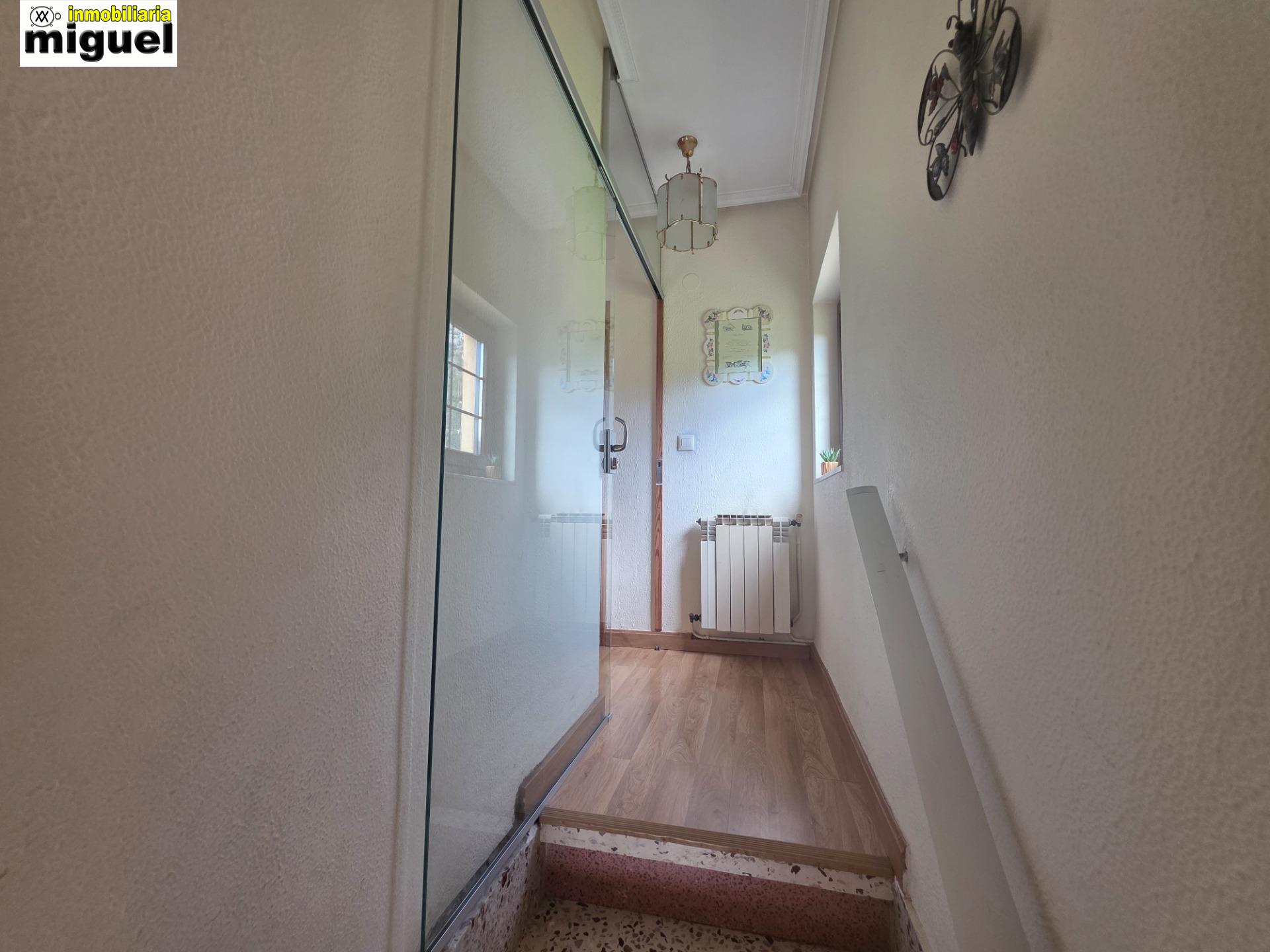 Se vende casa con terreno en Siejo, Peñamellera Baja (V2619)