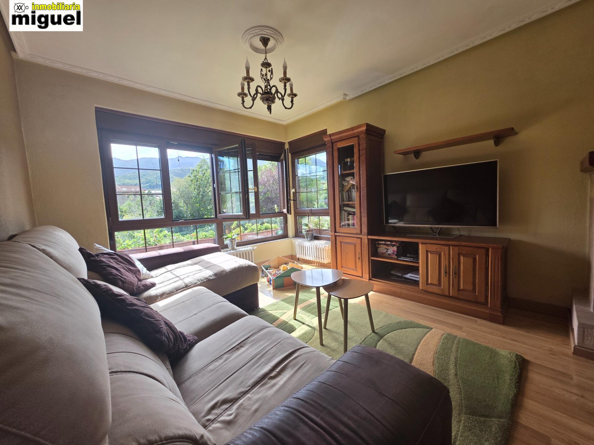 Se vende casa con terreno en Siejo, Peñamellera Baja (V2619)