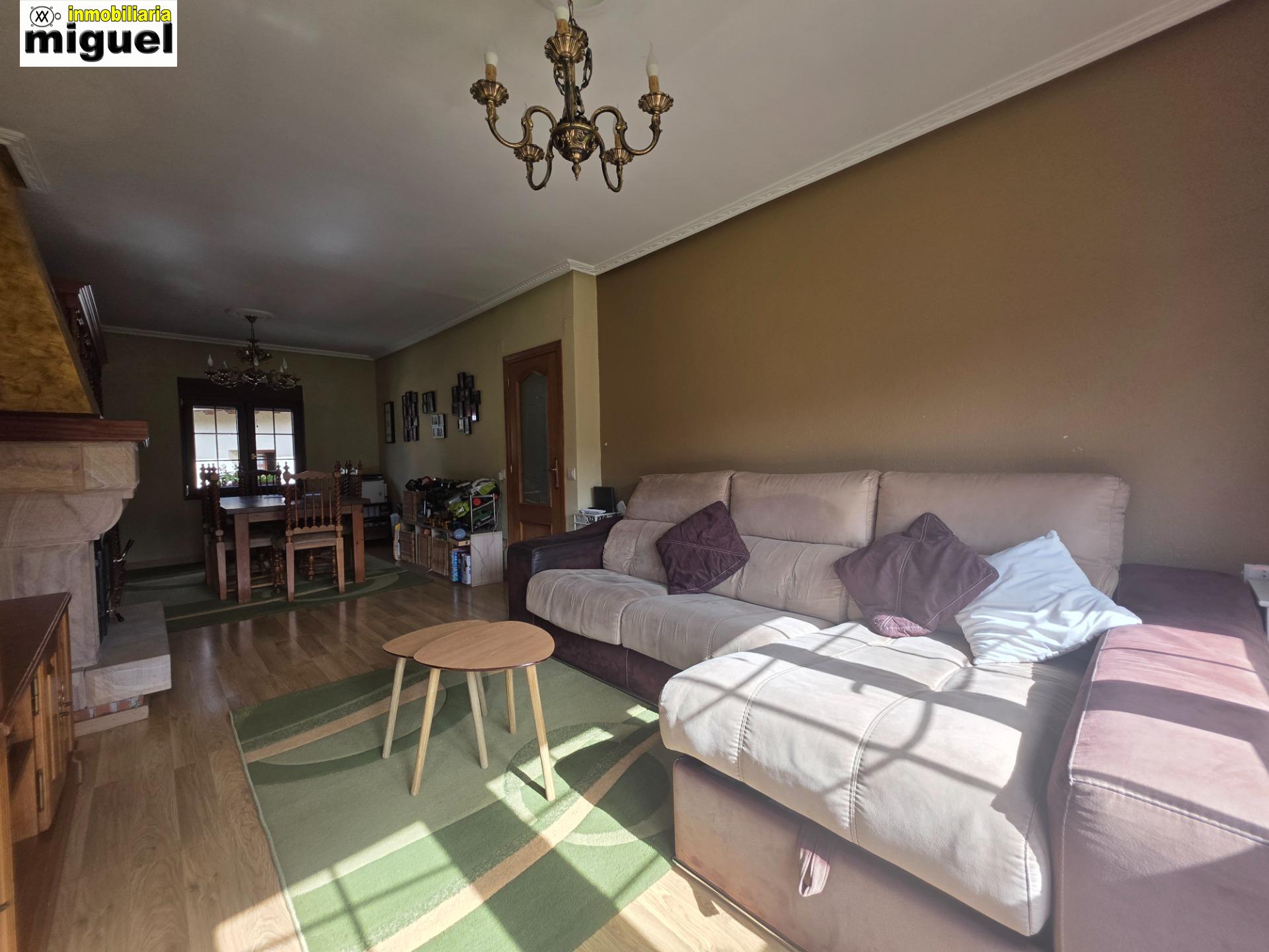 Se vende casa con terreno en Siejo, Peñamellera Baja (V2619)