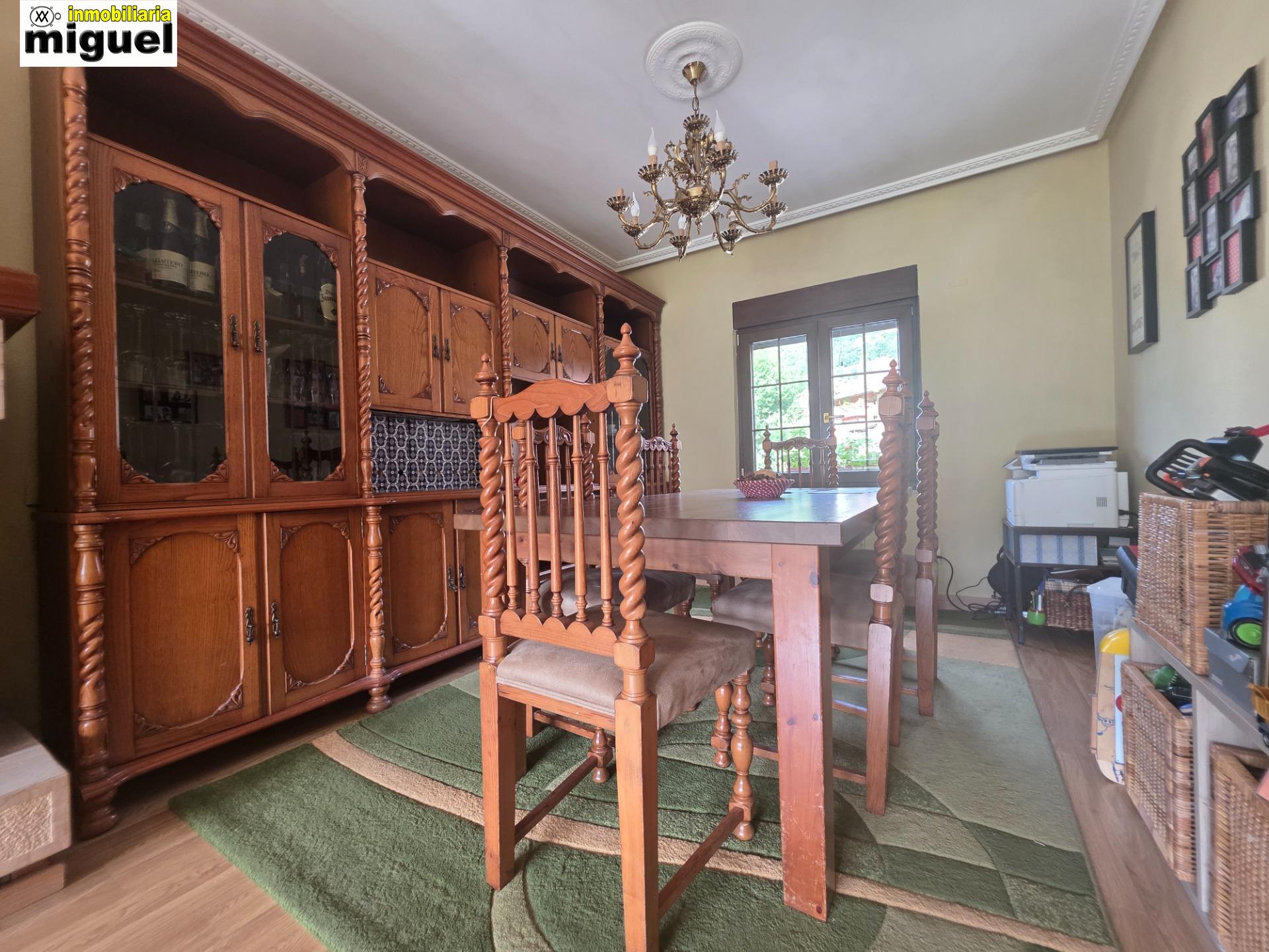 Se vende casa con terreno en Siejo, Peñamellera Baja (V2619)
