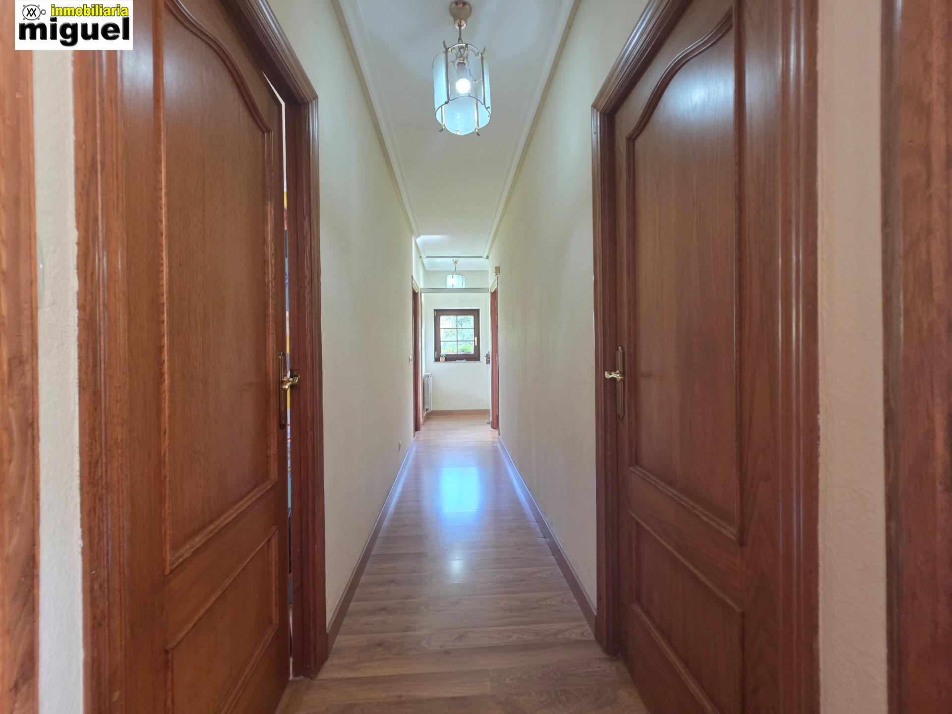 Se vende casa con terreno en Siejo, Peñamellera Baja (V2619)