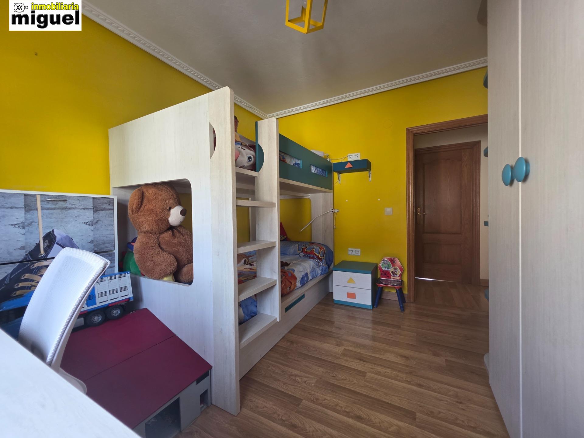Se vende casa con terreno en Siejo, Peñamellera Baja (V2619)