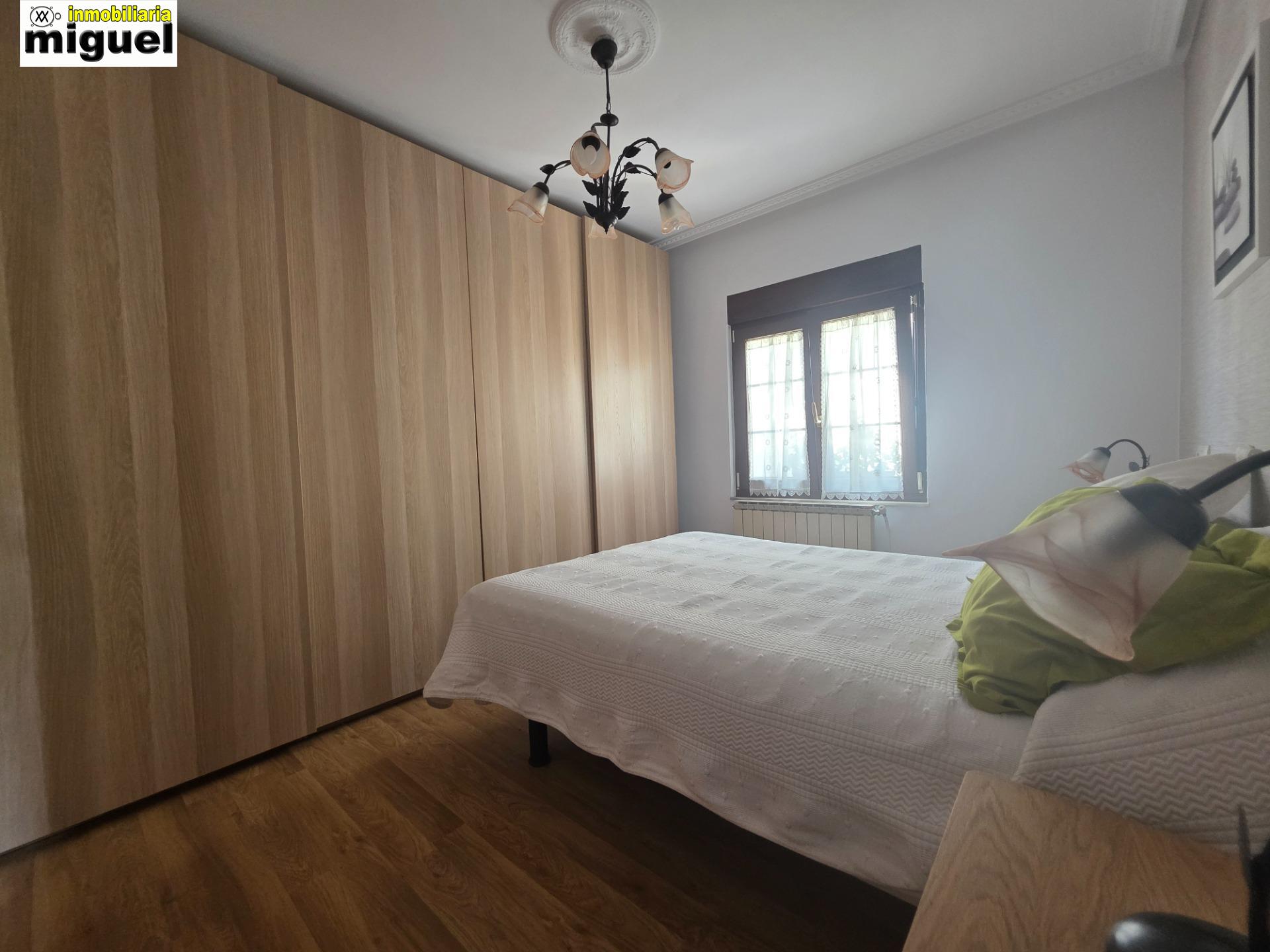 Se vende casa con terreno en Siejo, Peñamellera Baja (V2619)