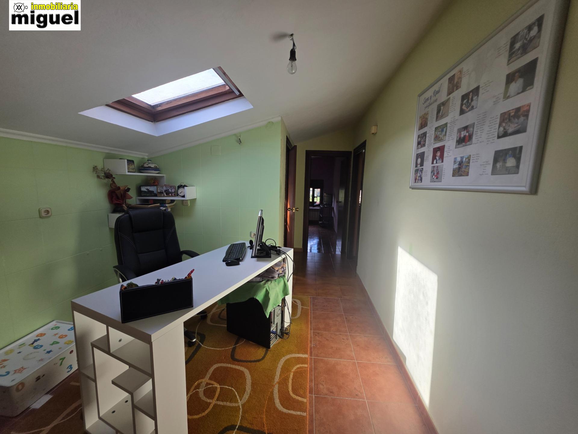 Se vende casa con terreno en Siejo, Peñamellera Baja (V2619)