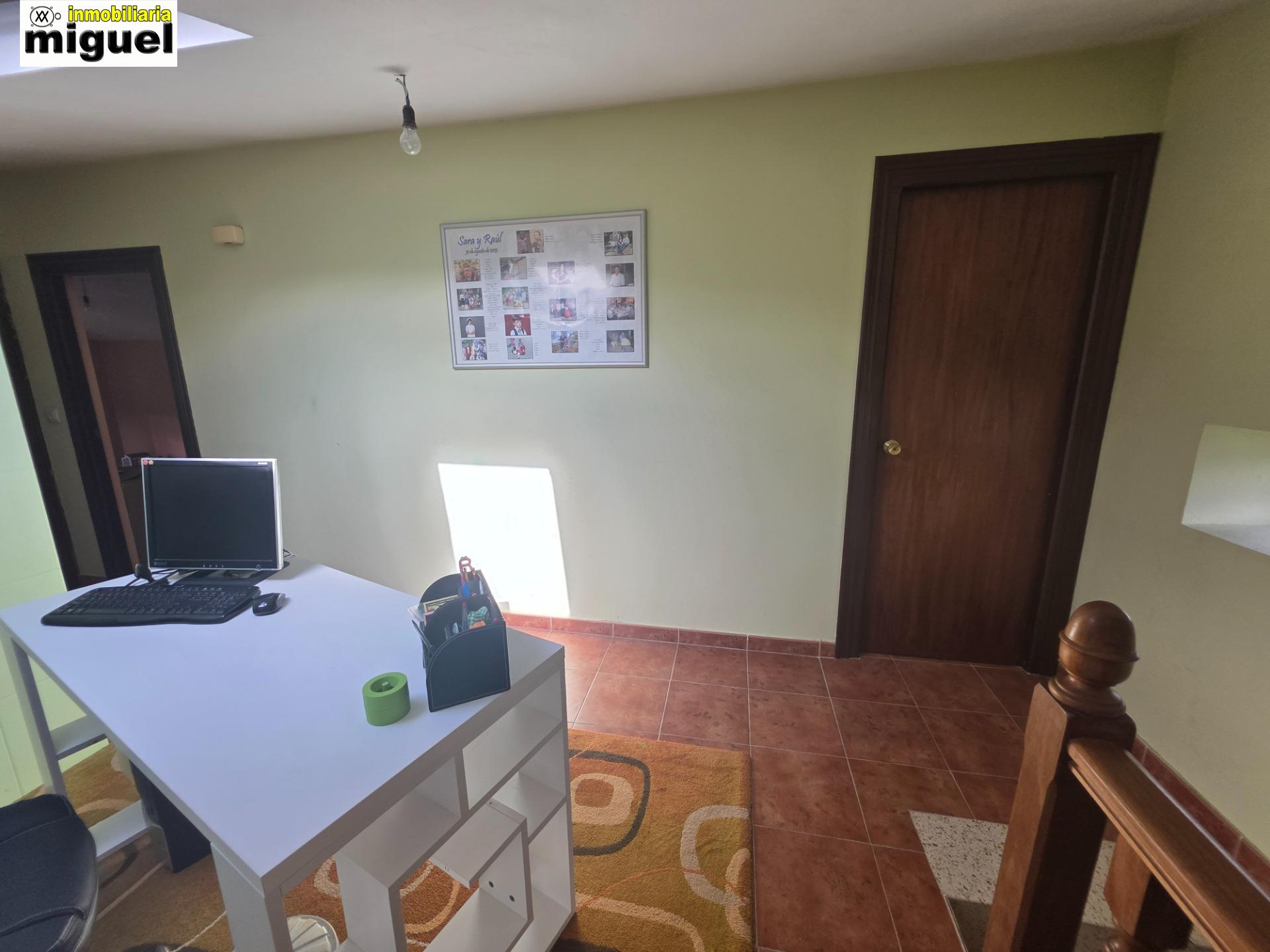 Se vende casa con terreno en Siejo, Peñamellera Baja (V2619)