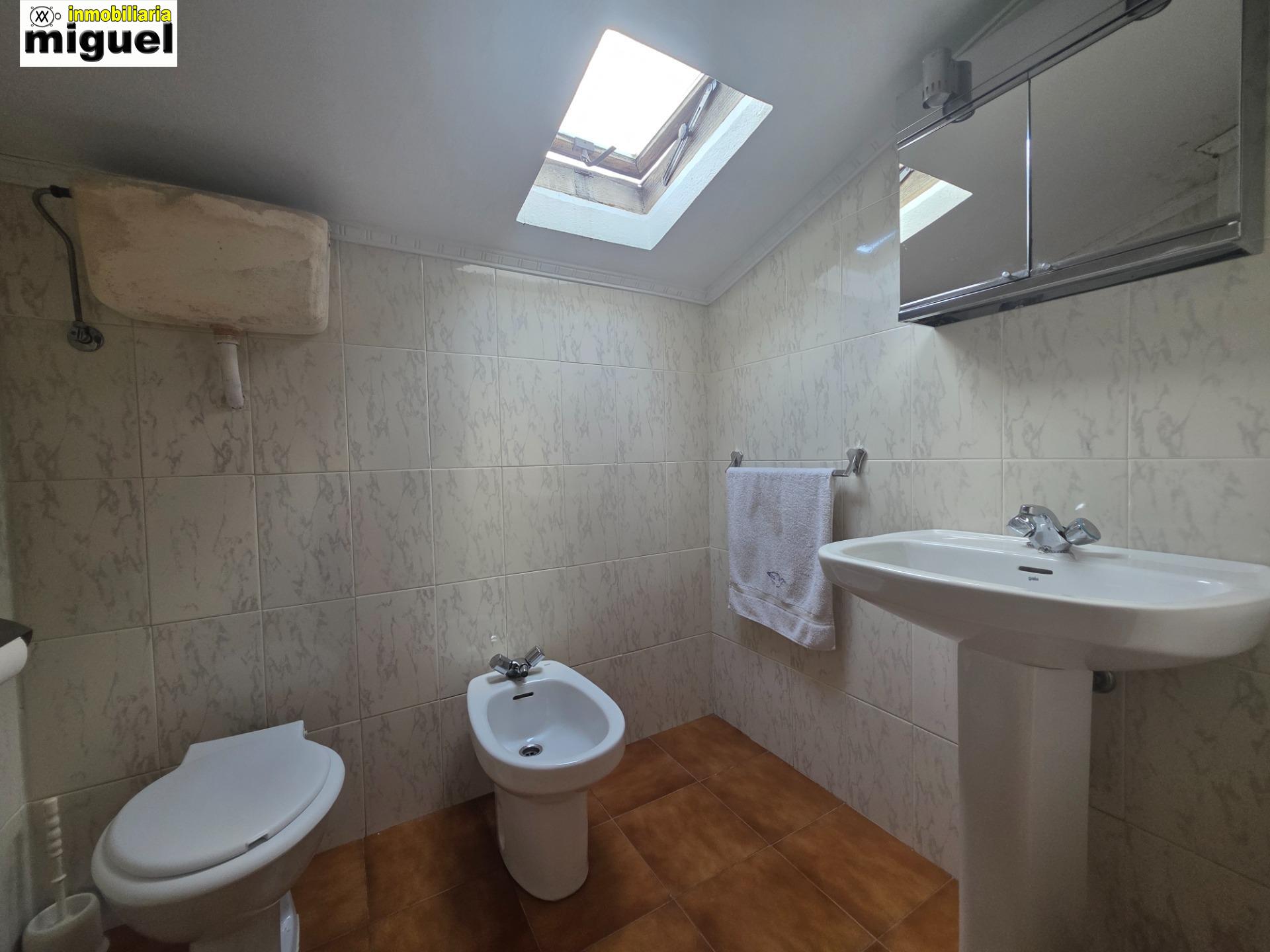 Se vende casa con terreno en Siejo, Peñamellera Baja (V2619)