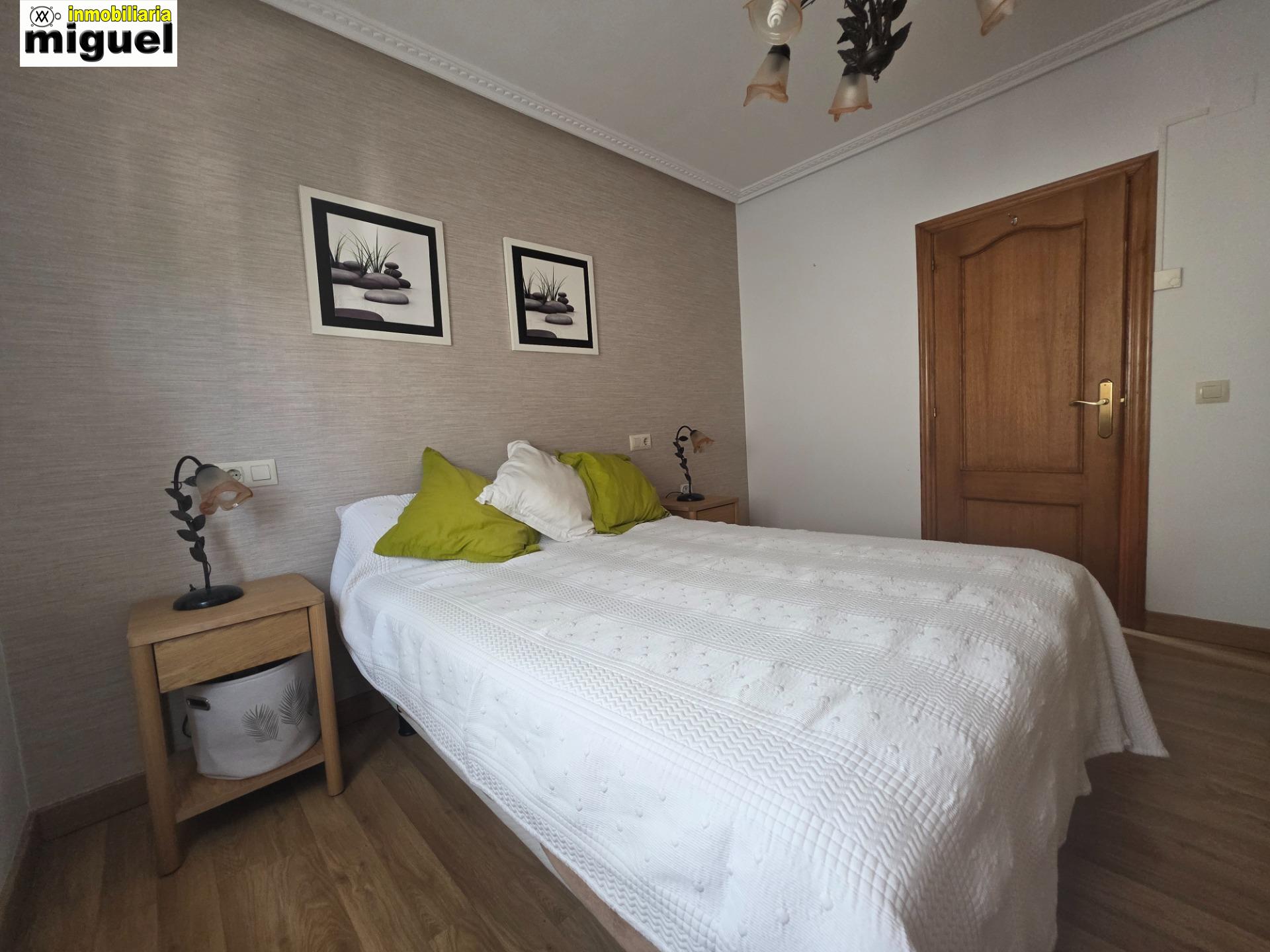 Se vende casa con terreno en Siejo, Peñamellera Baja (V2619)