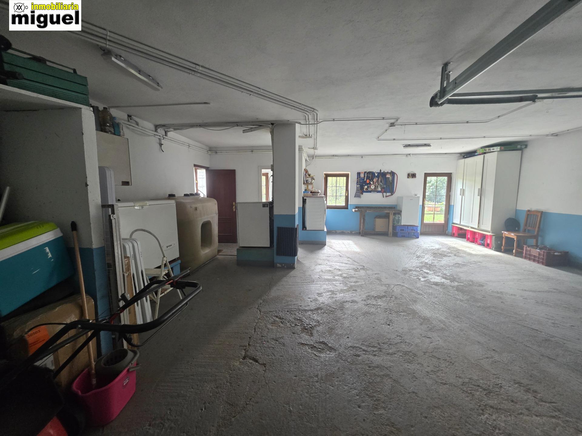 Se vende casa con terreno en Siejo, Peñamellera Baja (V2619)