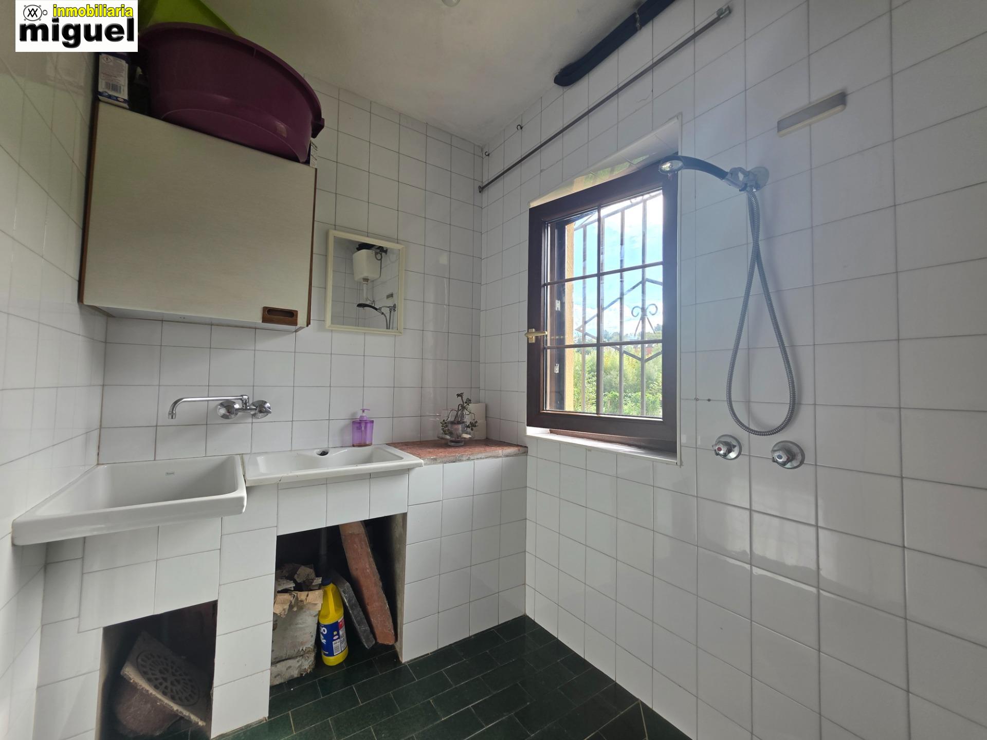 Se vende casa con terreno en Siejo, Peñamellera Baja (V2619)